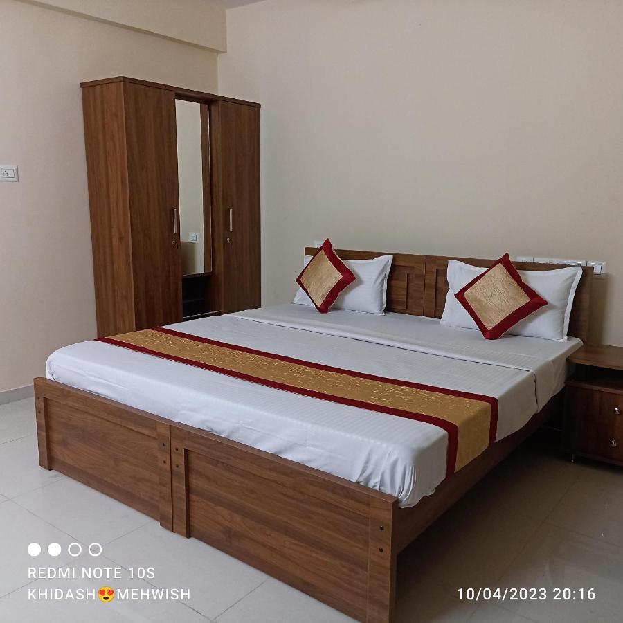 Premier Inn Lodge Μπανγκαλόρ Εξωτερικό φωτογραφία